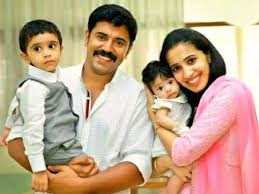 Rinna Joy Nivin Pauly Wife Wiki Biography Age Images News Bugz The actor is still clueless about what quality attracted rinna towards him. rinna joy nivin pauly wife wiki
