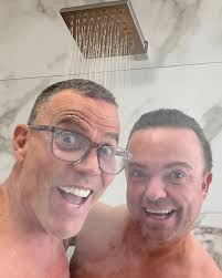 I'm in a music video! A good buddy of mine @charliereecemusic just released  his very first single/video, and I hope everyone hears/sees it! Yeah dude!!!