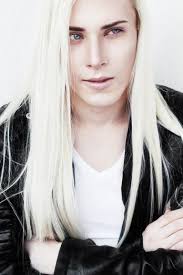 Omg he is perfect for a young Lucius 😍
