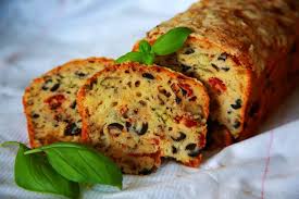 Mediterranes Olivenbrot Rezept Fur Ein Saftiges Sommerbrot Olivenbrot Rezepte Essen Und Trinken