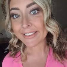 Anna Bradley (@bradleyanna)