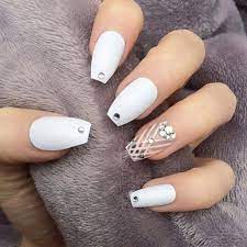 Este diseño me encanta, una combinación de colores invernales, gris, blanco, negro y naranja. Doobys Nails Doobysnails Pretty Pretty Pre Instagram Photo Websta Hand Painted False Nails Coffin Nails Designs White Nails