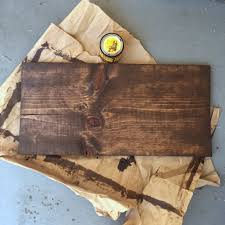 How To Make A Plain Wood Board Look Rustic Wooden Signs Diy Diy Wood Signs Rustic Wood Signs