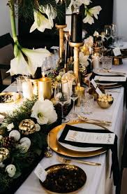 31 Amazing Christmas Tablescapes Ideas Christmas Table Centerpieces New Years Eve Decorations Christmas Tablescapes