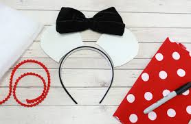 Push any pointy corners out and to get them as circular as possible. Diy Disney Mickey Ears Houston Mommy And Lifestyle Blogger Moms Without Answers