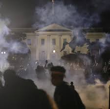 Protests Near White House Spiral Out Of Control Again The New York Times