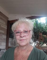 Gina Benitez's Instagram, Twitter & Facebook