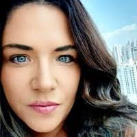 Meredith Eckard's Instagram, Twitter & Facebook