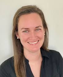 Elizabeth Henning's Instagram, Twitter & Facebook