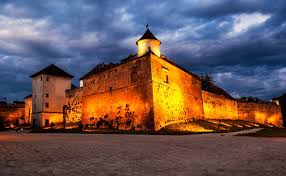 Brasso) este resedinta si cel mai mare oras al intrebari frecvente despre brasov. Cetatea Brasovului Un Obiectiv Turistic De Vizitat Zebrasov