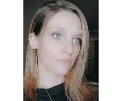 Amanda Stringfield's Instagram, Twitter & Facebook