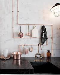 Des Tuyaux De Cuivre Comme Patere De Cuisine 1 Jpg 480 600 Trending Decor Kitchen Inspirations Copper Kitchen