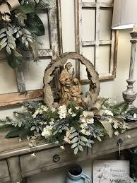 Pin By Emma On Christmas 2020 In 2020 Elegant Christmas Christmas Arrangements Elegant Christmas Decor