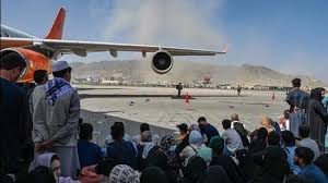 Hundreds of desperate afghans have surged onto the tarmac at kabul airport in an attempt to leave the country following the taliban's rapid power grab. Yt2gsgd3vbqw2m