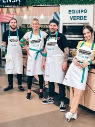 Los participantes de el gran premio de la cocina (eltrece), además de tener la misión de cocinar espectaculares platos, se encariñan con quienes forman parte del el pícaro ida y vuelta comenzó cuando carina zampini le preguntó a luis si se sentía bien. El Gran Premio De La Cocina On Twitter A Quien Bancas Hoy Gpcocina