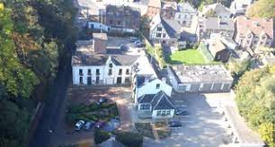 The total area is 26.64 km² which gives a population density of 353 inhabitants per km². Administration Communale Court Saint Etienne