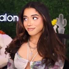 Hannah Croy's Instagram, Twitter & Facebook