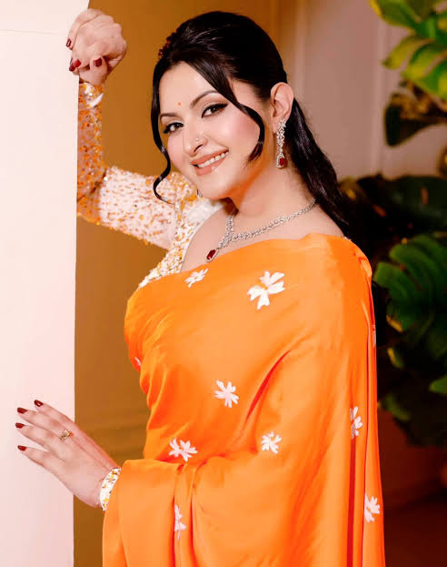 রাত ১২ টার সময় নিজের জন্মদিন পালনের মুহুর্তে চিত্রনায়িকা পরীমনি। #Porimoni