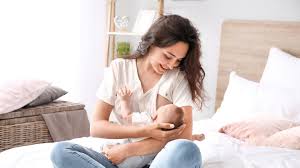 Die frage, wann für das baby die zeit zum abstillen gekommen ist, sollte jede frau für sich beantworten. Abstillen Das Musst Du Wissen Brigitte De