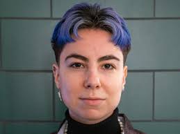 ✨ We proudly present the ever-changing hairs of @rubyrazors. Just when you  thought finding a barber who does fades, scissor cuts, designs, & is soft  spoken with humility was impossible…….you meet Sara. #