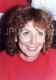 39465936-The family of the organisers of the Fifth Street jubilee party.  Pictured: Tia Holt 19 , Robyn Holt 9 , Gracie Holt 14 , Mia Holt 8 and Olly  Holt 13 . Picture: Mike Cooter 050622