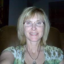 Darlene Kuznik's Instagram, Twitter & Facebook