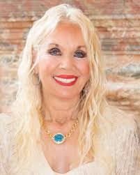 Beth Kenward's Instagram, Twitter & Facebook