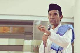Umur 44 tahun) adalah seorang pendakwah dan ulama indonesia berdarah melayu yang sering. Muhammadiyah Pertanyakan Viralnya Video Ceramah Uas Yang Dituduh Penodaan Agama Okezone News
