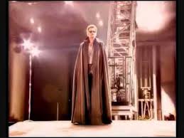 Je t'aime, je t'aime comme un fou comme un soldat comme une star de cinema je t'aime, je t'aime comme un loup comme un roi comme un homme que je ne suis pas tu vois, je t'aime comme ;a. Johnny Hallyday Intro Que Je T Aime Parc Des Princes 2003 Youtube