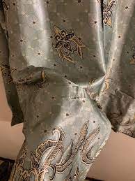 Batik gamis kombinasi ini pun mulai disukai oleh kaum hawa karena sangat cocok untuk dipakai untuk acara formal seperti acara keluarga acara kantor ataupun acara resmi yang lainnya. Kemeja Batik Pria Semi Sutra Fesyen Pria Pakaian Atasan Di Carousell