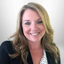 Jennifer Piggott's Instagram, Twitter & Facebook