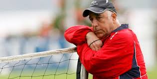 Nelson acosta se retira del fútbol por sufrir alzheimer. Mal De Alzheimer Obliga A Nelson Acosta A Retirarse Del Futbol El Mostrador