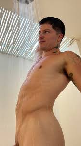 ONDREAZ on X: Lets take a shower on vacation 🚿 t.coNOwuXkdwfO  t.coyegTTsb68i  X