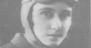 El vuelo de Violeta Guirola: la historia de la primera mujer piloto de El  Salvador