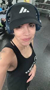 Mañana 2 quimio a ver q tal nos va…pero hoy fuerza y actitud💪🏻💪🏻💪🏻