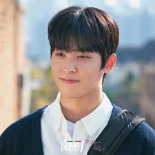 Victory Contents merilis still cut Kim Youngdae, Choi Yebin, dan Lee Siwoo  dari drama baru 'Perfect Family' yang akan tayang mulai bulan Agustus  mendatang di KBS. 'Perfect Family' adalah drama misteri tentang