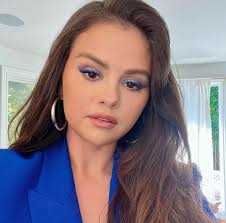 Mona Swift (@MonaSwift3)