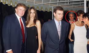 Jun 22, 2021 · ghislaine maxwell, de britse socialite die verdacht wordt van het ronselen van meisjes voor misbruikmiljardair jeffrey epstein en diens entourage, zit in afwachting van haar proces achter slot en. Mystery Of Prince Andrew S First Meeting With Jeffrey Epstein Daily Mail Online