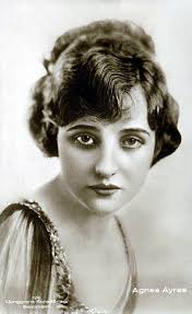 100-Year-Old Photos of the Most Beautiful Women of the Last Century