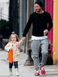 My Idea Of Dad Comfy Becks Getting It Right Again David Beckham Style Outfits David Beckham Style Mens Casual Outfits