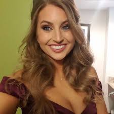 Stephanie Mead's Instagram, Twitter & Facebook