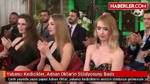 1956 yılında ankara'da doğan adnan oktar, harun yahya müstear ismi ile kitaplarını yazmaktadır. Yabanci Kedicikler Adnan Oktar In Studyosunu Basti Dailymotion Video