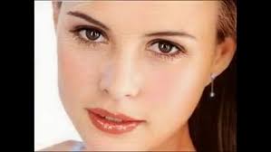 یه پیر زن پیر با نگاه کردن تبدیل به زیباترین زن می شه