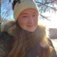 Share your girly cutesy iOS18 Apple home screens! I need inspo. Also