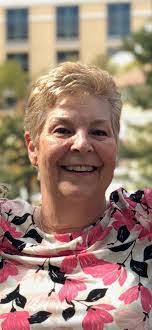 Sandra Eaves's Instagram, Twitter & Facebook