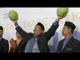 Malaysian Witch Doctors Try To Locate Missing Plane Youtube