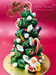 This christmas pop press shapes include christmas tree, snowman, present, santa's hat and stocking. Christmas Mini Cake Pop Tree At 28 00 Per Set The White Ombre