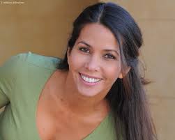 Alaina Huffman earned her "geek cred" playing iconic and memorable  characters from popular franchises like Smallville, Supernatural, and  Stargate. bit.ly/41SYpSw