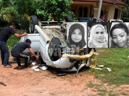 Kereta yang dipandu nike ardilla saat kemalangan masih dipelihara. Sayunya 3 Beradik Pergi Serentak Dikebumikan Dalam Satu Liang Lahad Yang Sama Mingguan Wanita