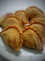 Membuat karipap pusing isi tape singkong, cara membuat kulit curry puff. Azlynna Bakery Resepi Karipap Pusing Paling Sedap